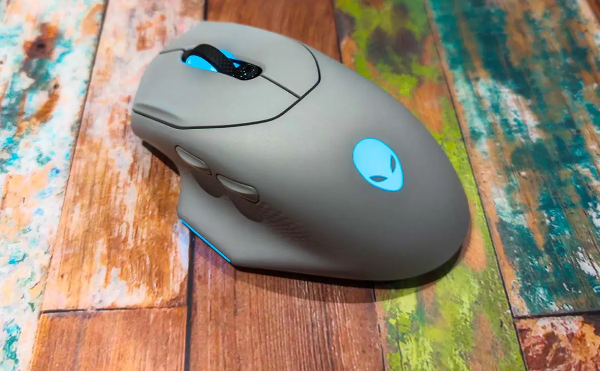 The Alienware AW620M Wireless Gaming Mouse