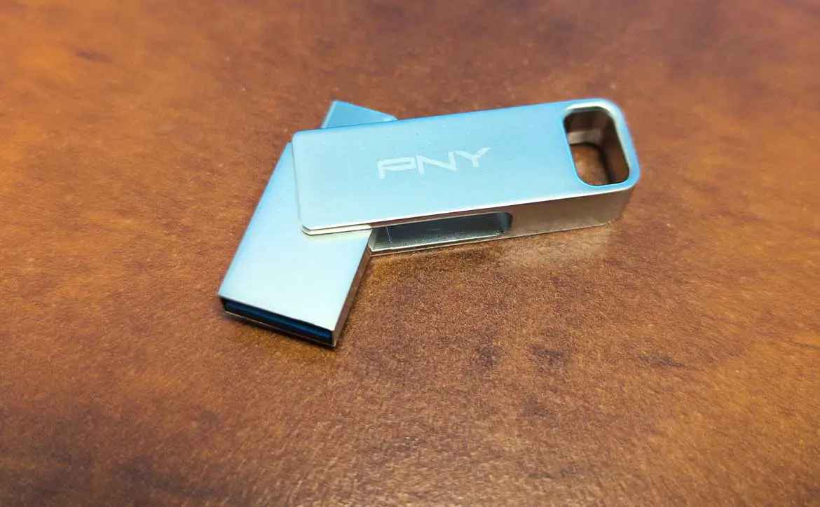 The PNY Duo Link USB 3.2 Type-C Dual Flash Drive